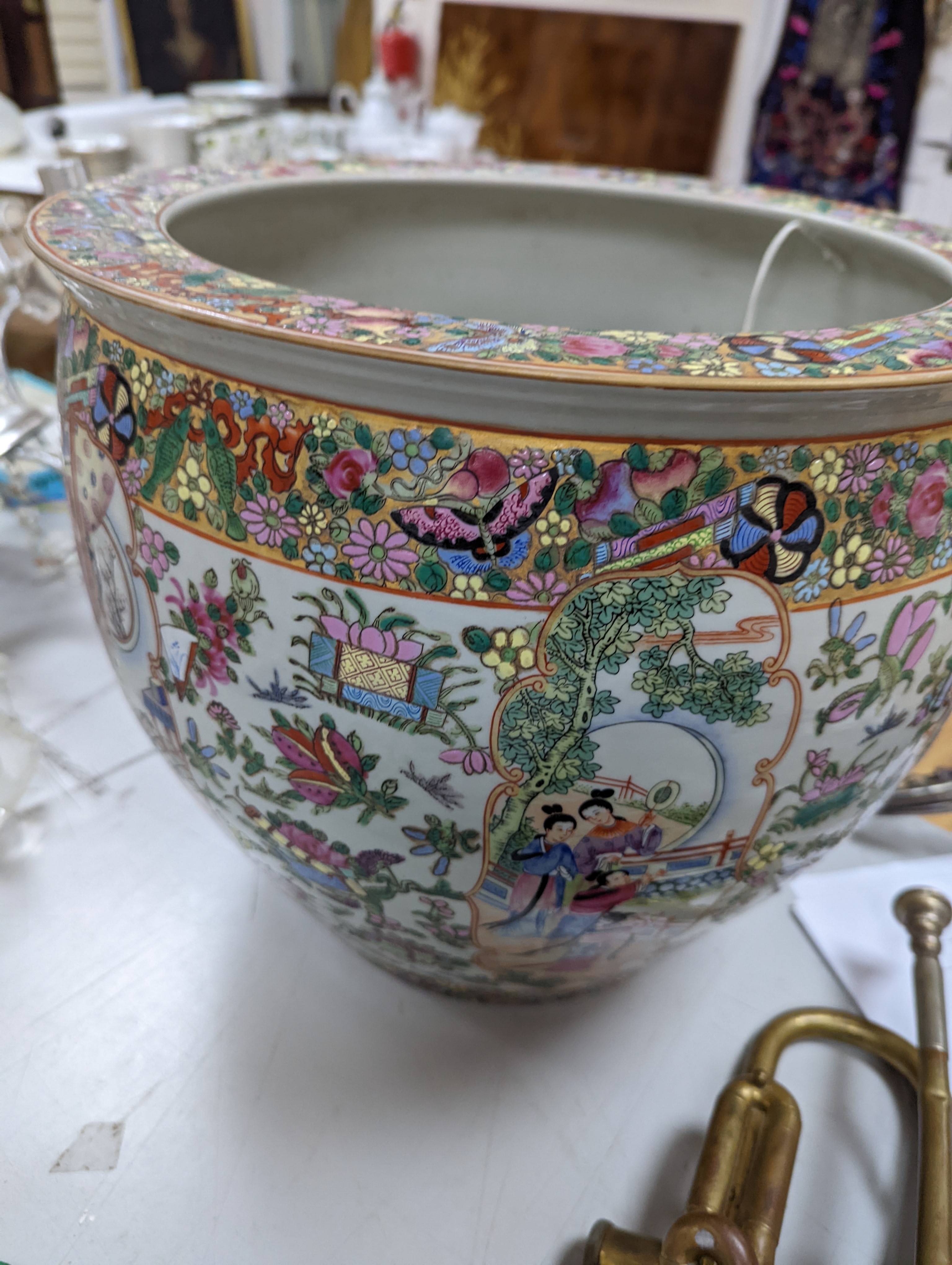 A Chinese famille rose fish bowl 32cm